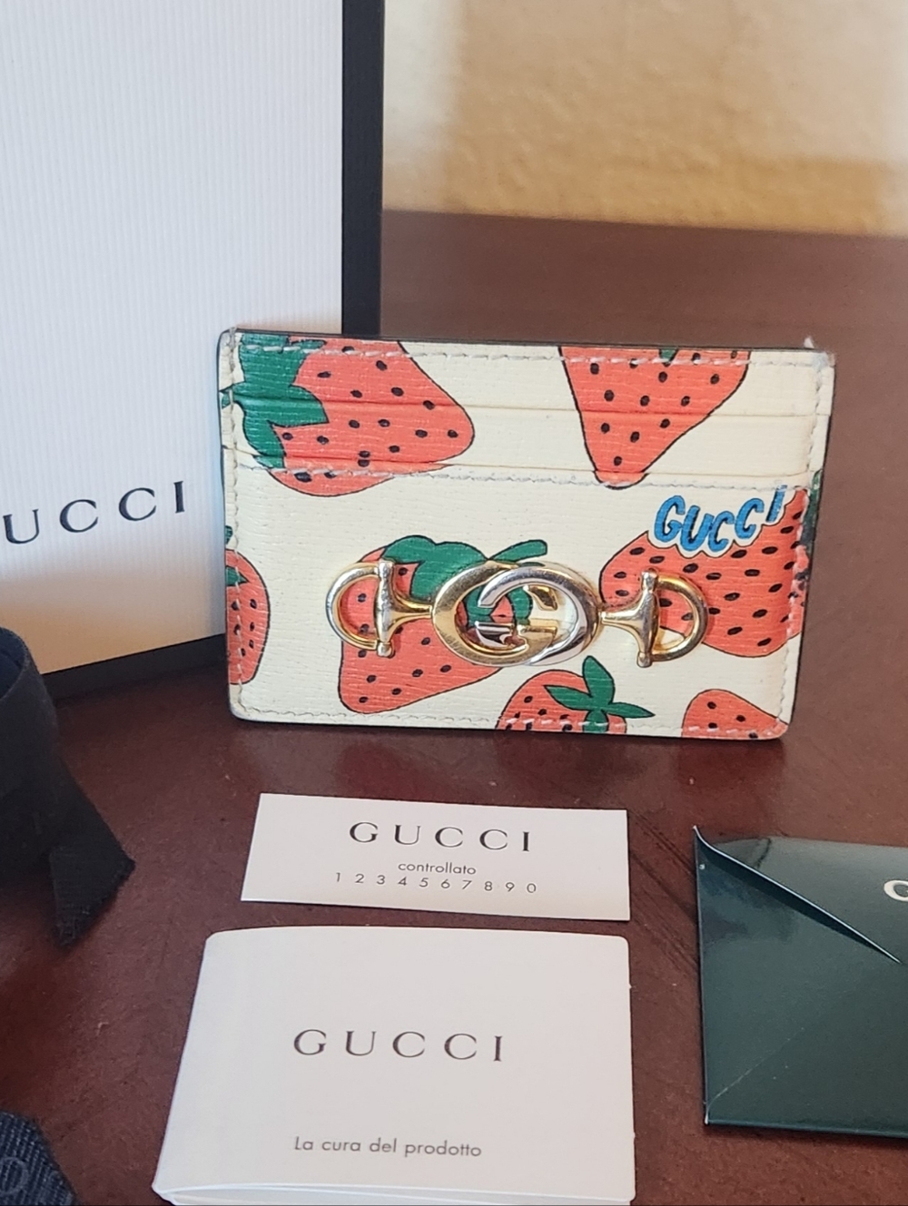Gucci Zumi Strawberry Leather Card Holder